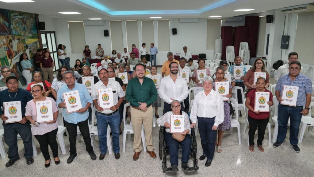 Arranca en Coatzacoalcos entrega de escrituras dando certeza jurídica a 34 familias Arranca en Coatzacoalcos entrega de escrituras dando certeza jurídica a 34 familias