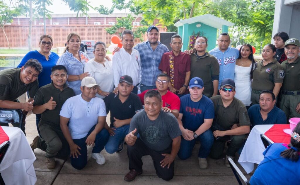 Ponciano Vázquez Parissi enaltece labor del cuerpo de bomberos de Cosoleacaque