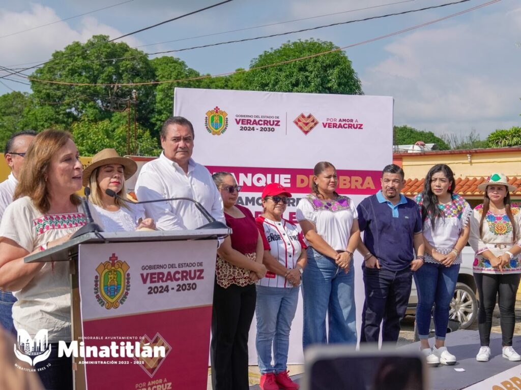 Carmen Medel presente en el inicio de obra del tramo carretero El Paralelo – Las Choapas Carmen Medel presente en el inicio de obra del tramo carretero El Paralelo – Las Choapas