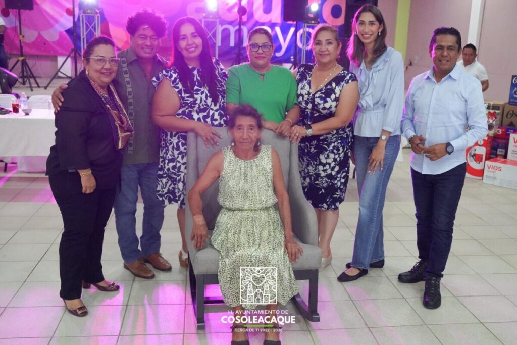 Grandiosa celebración para los adultos mayores de Cosoleacaque
