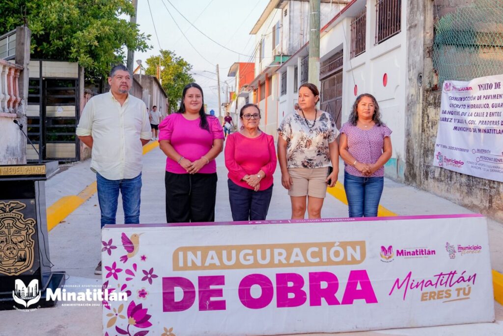 Carmen Medel Palma inaugura obra de pavimentación en la colonia Praderas del Jagüey