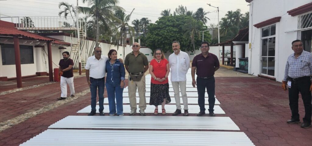 Reciben más de 350 familias de Coatzacoalcos materiales para mejorar sus viviendas