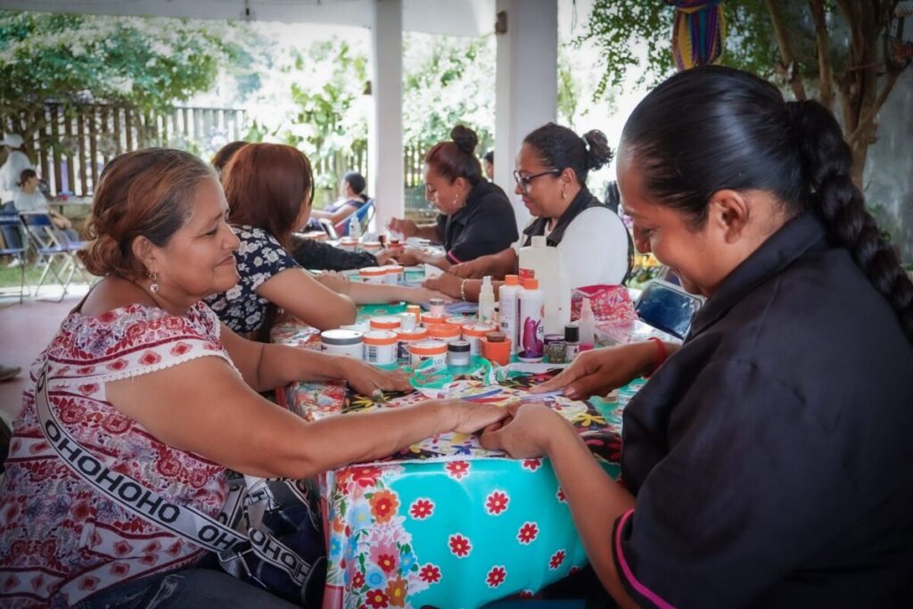 Brigada de Belleza Gratuitas en Cosoleacaque, Cerca de Ti.