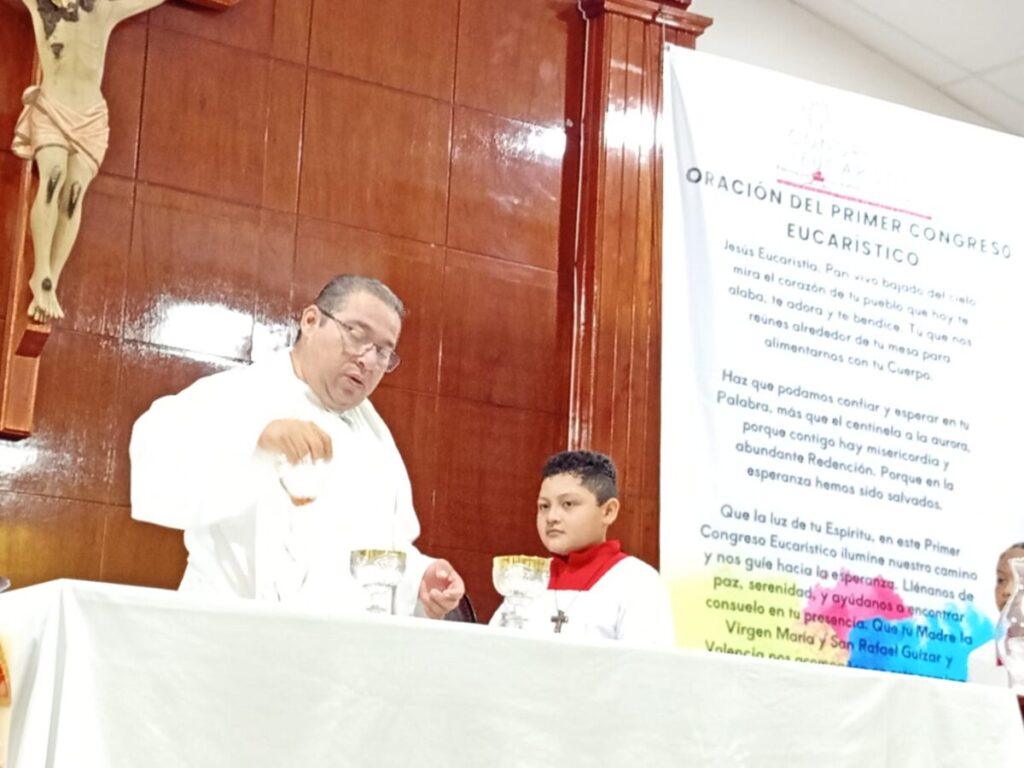 Iglesia católica , en Coatzacoalcos, se prepara para el I CONGRESO EUCARÍSTICO , Cristo Eucaristía, fuente de nuestra Esperanza Iglesia católica , en Coatzacoalcos, se prepara para el I CONGRESO EUCARÍSTICO , Cristo Eucaristía, fuente de nuestra Esperanza