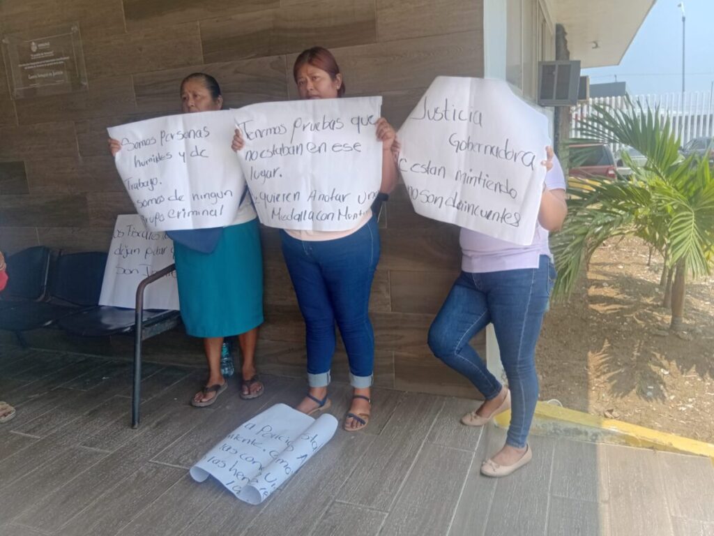 Madres protestan frente a la UIJ, alegan inocencia de sus hijos. Madres protestan frente a la UIJ, alegan inocencia de sus hijos.