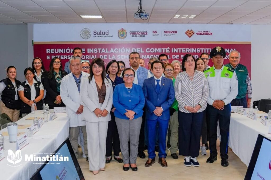 Carmen Medel reafirma su compromiso con la salud pública durante la reunión estatal en Xalapa