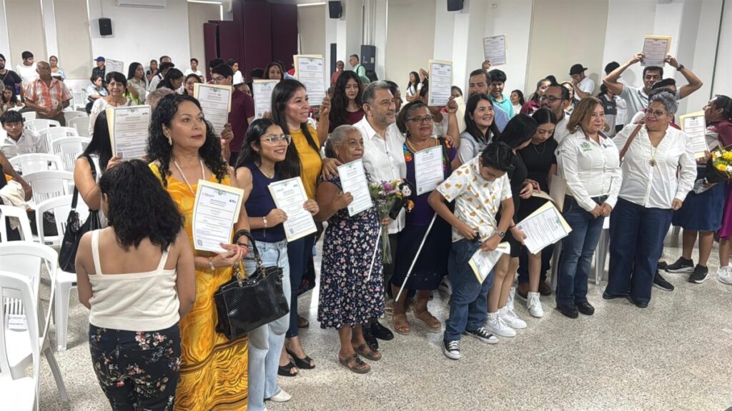 Veracruz arrastra un rezago educativo de 476 mil personas