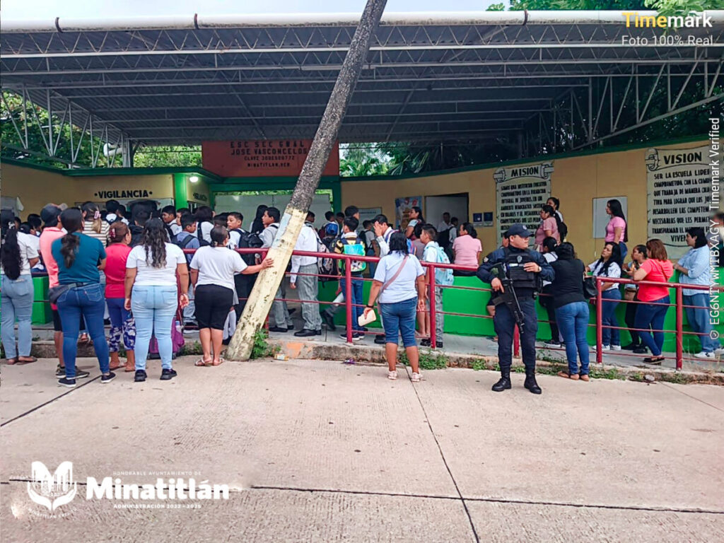 Elementos de Seguridad Pública Municipal de Minatitlán refuerzan vigilancia por inicio de ciclo escolar