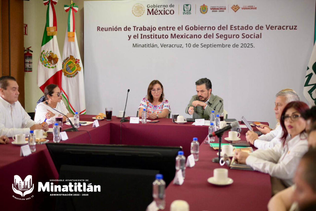 Carmen Medel recibe a Rocío Nahle y Zoé Robledo en Minatitlán para fortalecer el sistema de salud en Veracruz
