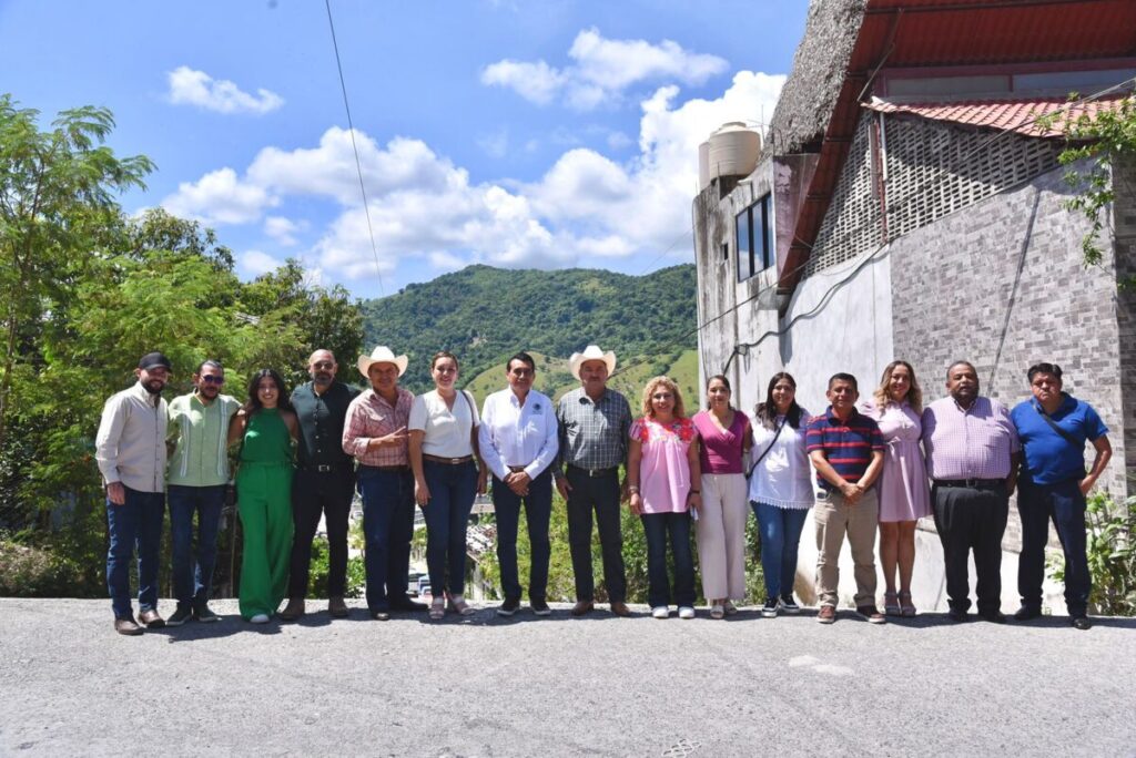 En el Congreso, atención a todos los munícipes sin distinción de colores: Esteban Bautista