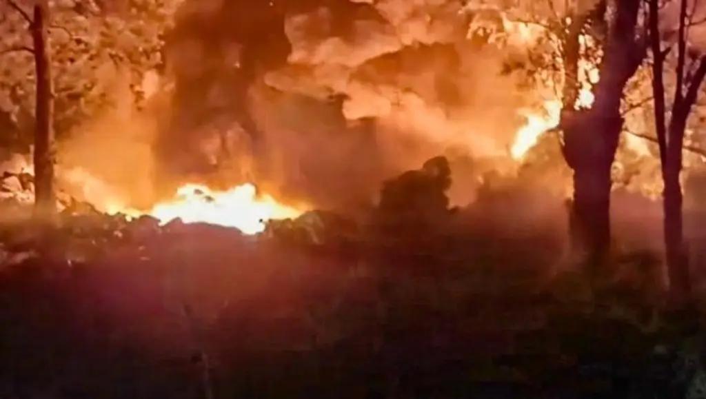 Se registra incendio en depósito de llantas en autopista de Veracruz Se registra incendio en depósito de llantas en autopista de Veracruz