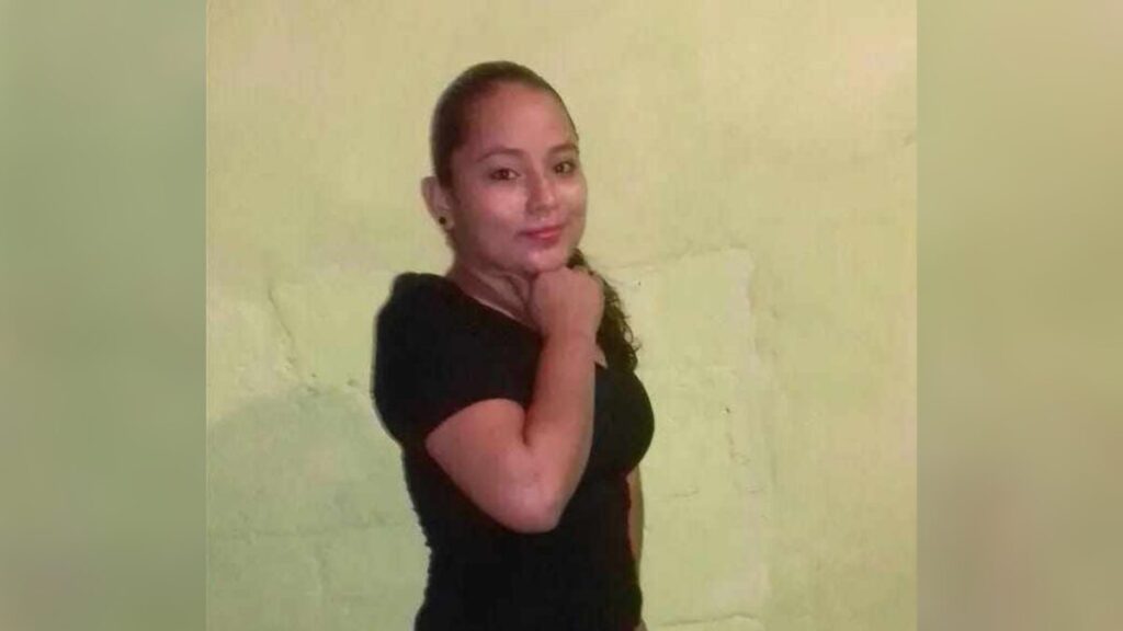 Desaparece joven madre en Las Choapas: su hija de seis años aún la espera en casa. Desaparece joven madre en Las Choapas: su hija de seis años aún la espera en casa.