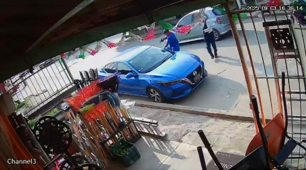 Roban vehículo a comerciante en el barrio El Naranjal de Oteapan.