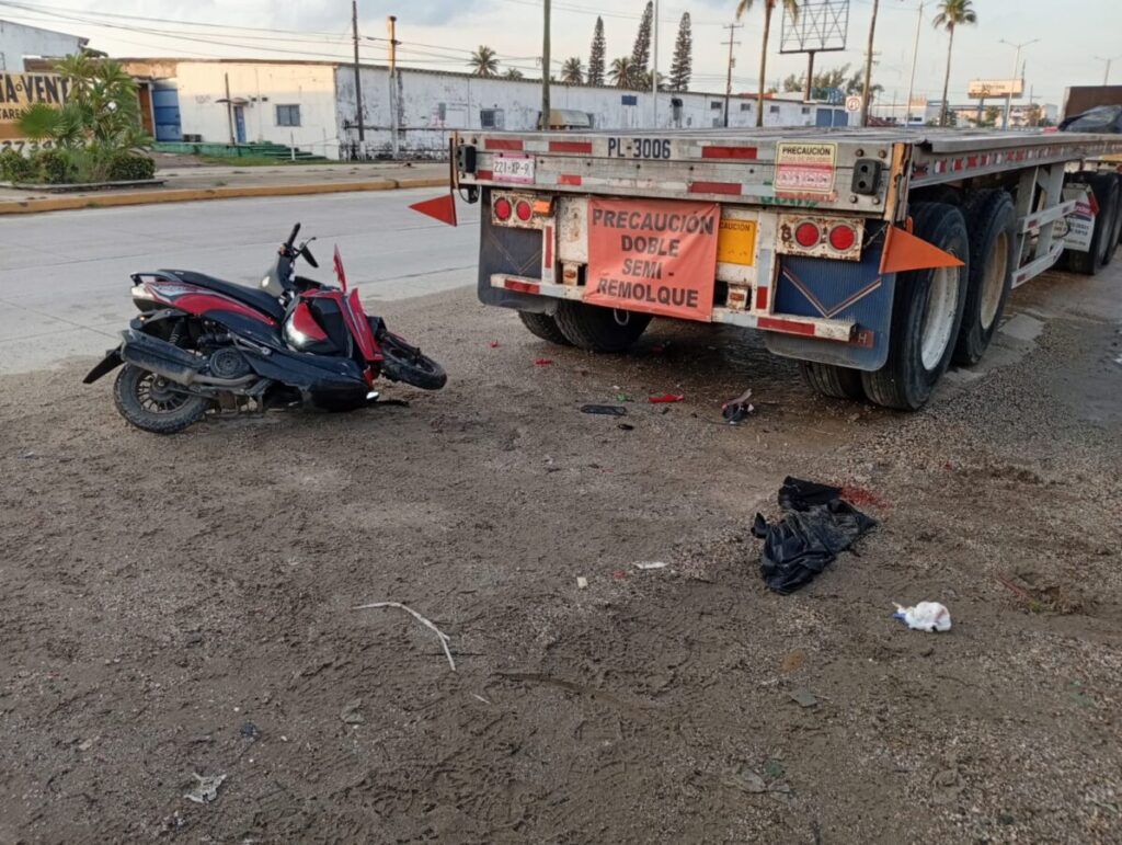 Joven mujer gravemente lesionada en accidente de motoneta