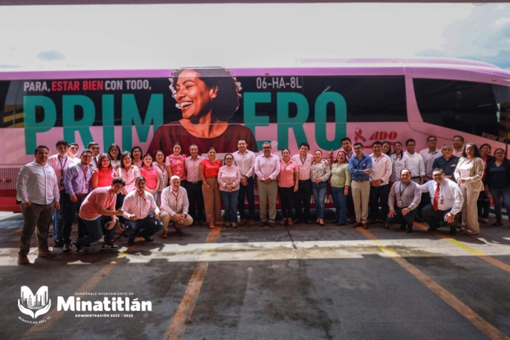 Carmen Medel participa en la Caravana Rosa de Grupo ADO en la lucha contra el cáncer de mama Carmen Medel participa en la Caravana Rosa de Grupo ADO en la lucha contra el cáncer de mama