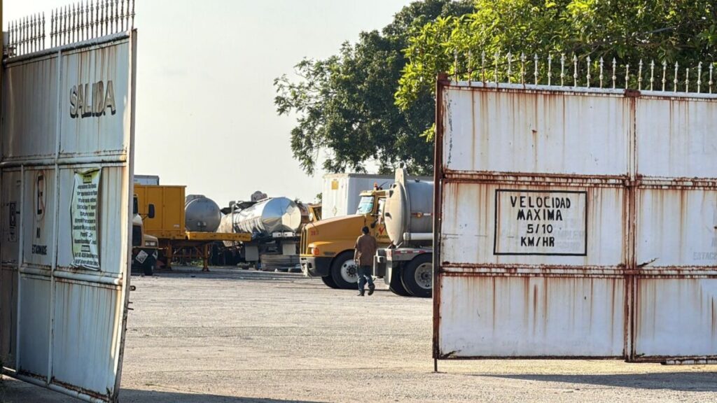 Predios asegurados por hu@ch!c0l en Minatitlán cuentan con poca vigilancia; no todos tienen sellos de aseguramiento