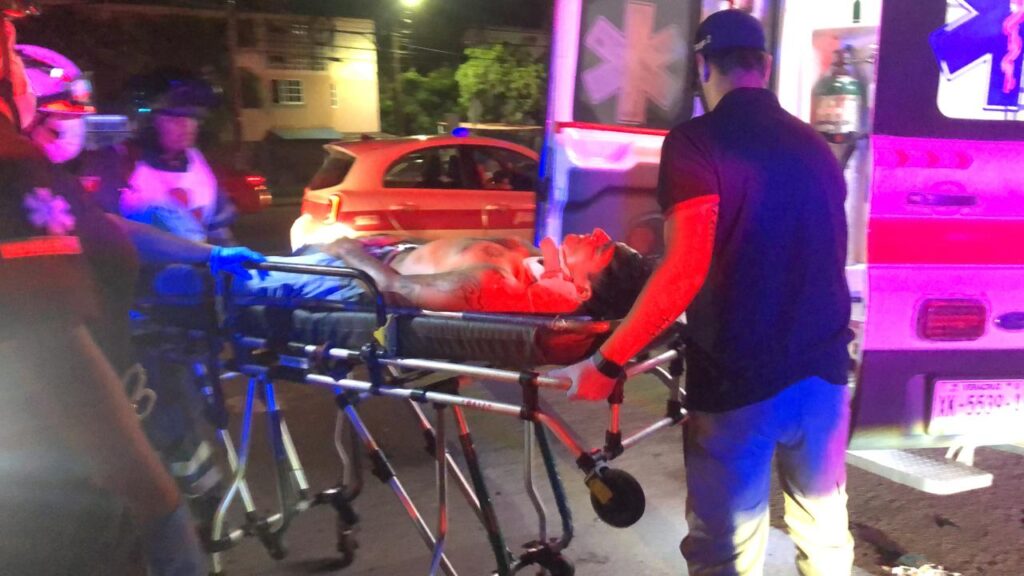 Particular derriba a repartidor de Sushito en la colonia el Tesoro de Coatzacoalcos 