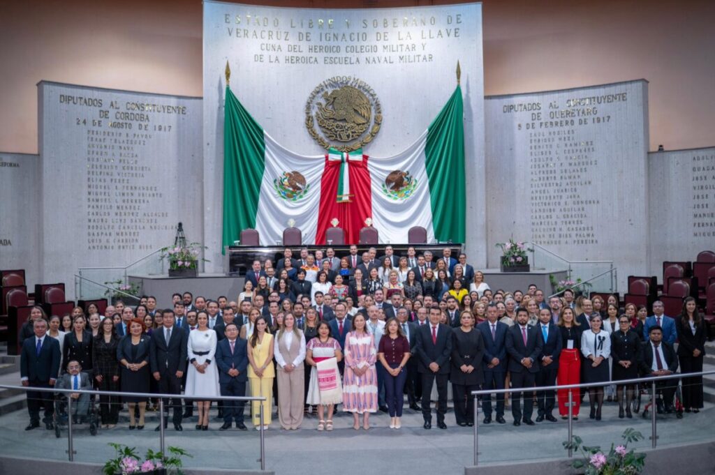 Congreso toma inédita protesta de ley a integrantes del Poder Judicial electos por voto popular Congreso toma inédita protesta de ley a integrantes del Poder Judicial electos por voto popular