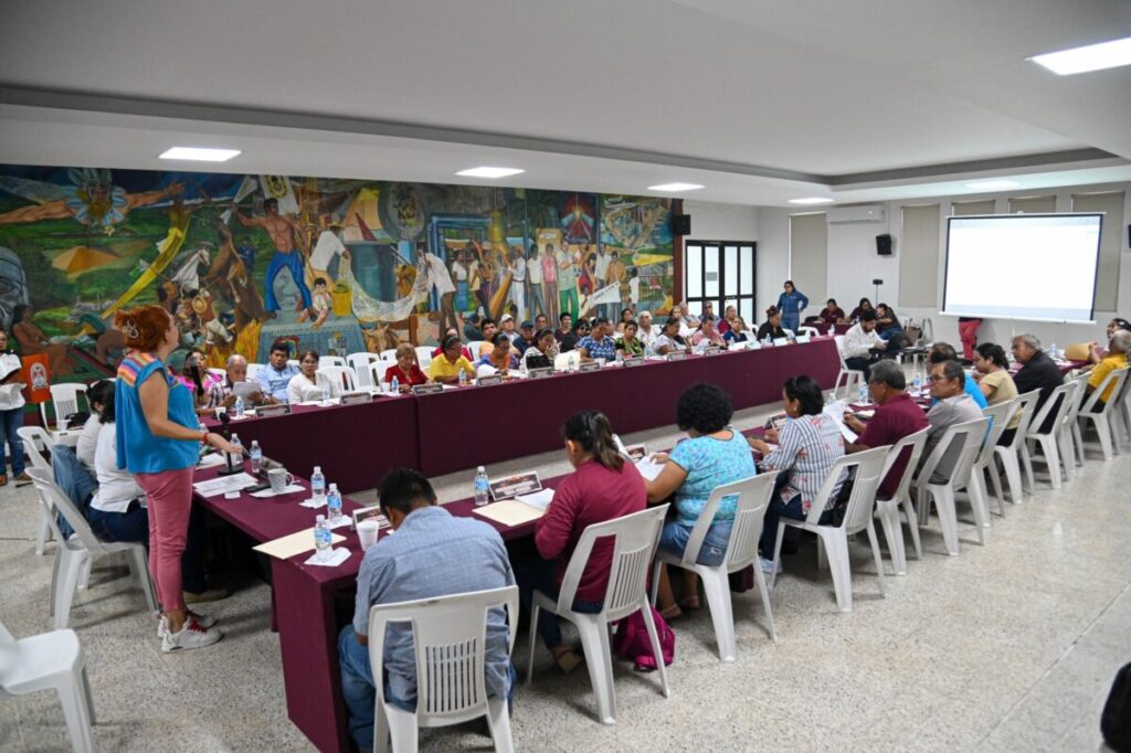 Fortalecen diálogo y organización con autoridades indígenas en Coatzacoalcos