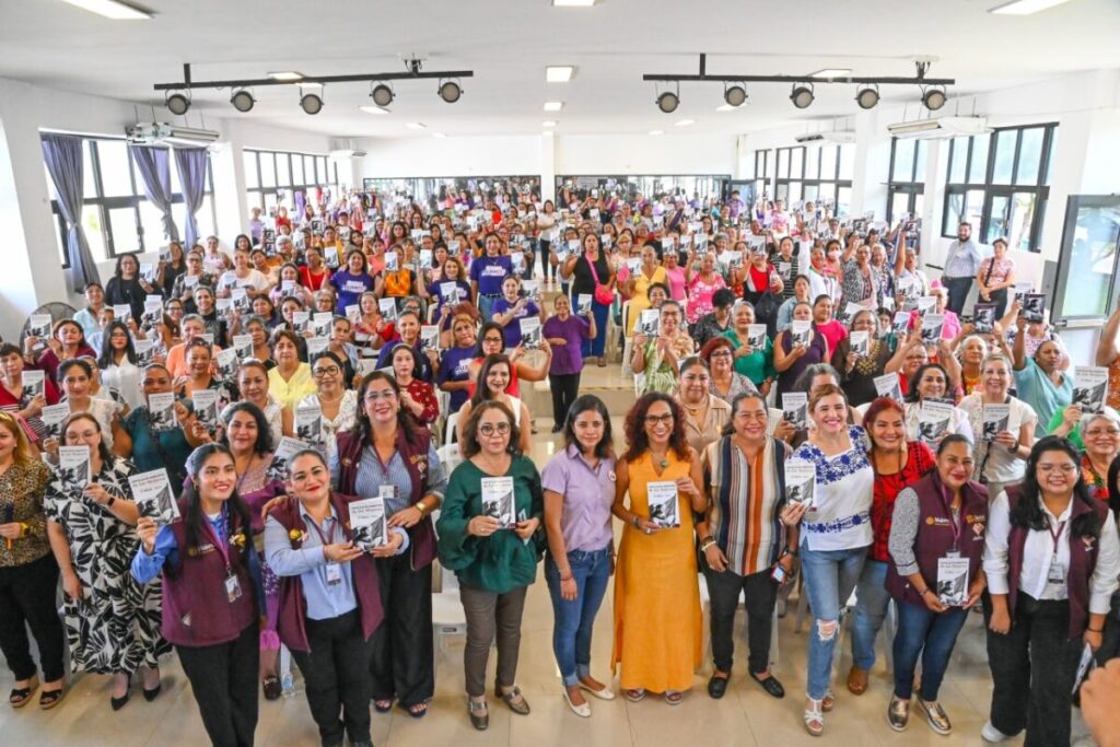 Expresan mujeres de Coatzacoalcos vivencias en asamblea ‘Voces por la Igualdad y Contra las Violencias’