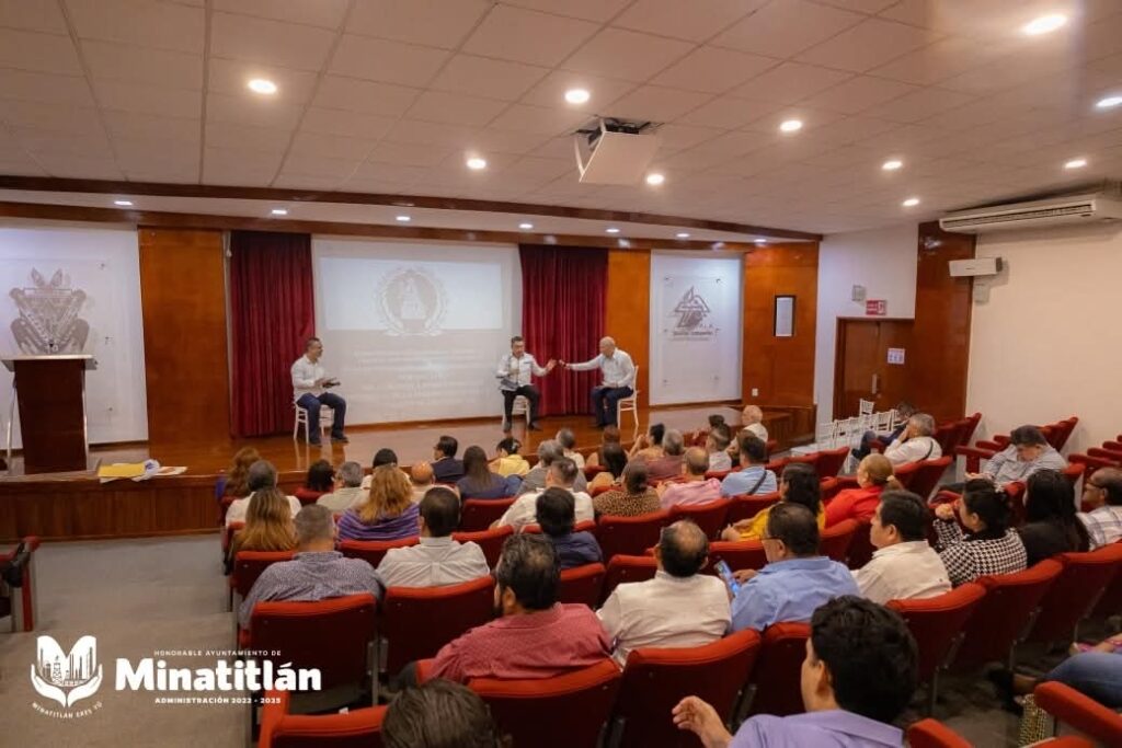 Carmen Medel Participa como Invitada de Honor en Conversatorio Jurídico Carmen Medel Participa como Invitada de Honor en Conversatorio Jurídico