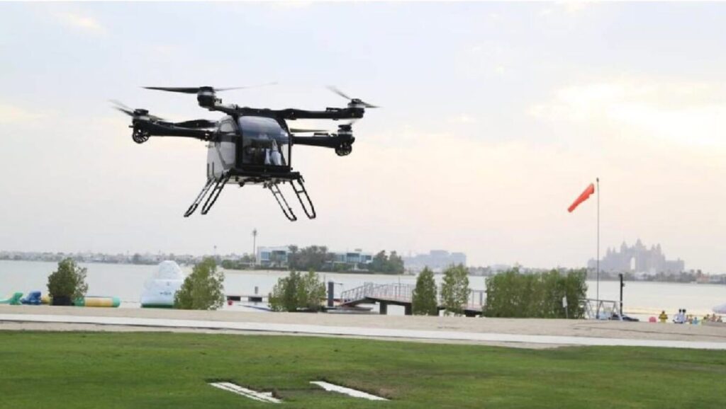 Del suelo al cielo: China lanza la primera fábrica de vehículos voladores