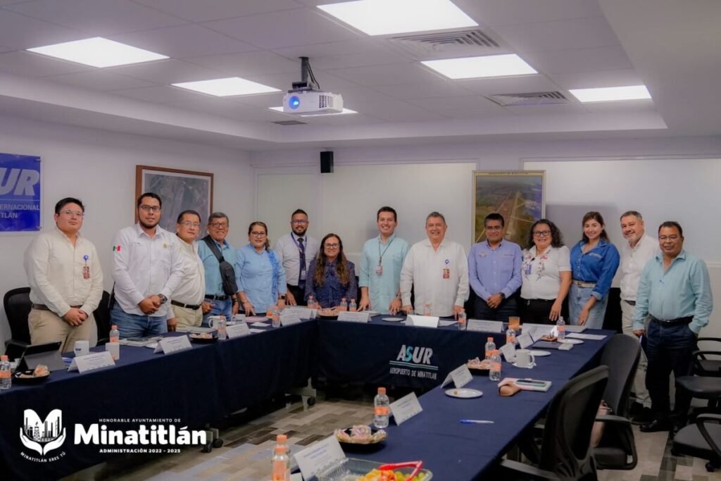 Carmen Medel participa en reunión de la Comisión Consultiva del Aeropuerto de Minatitlán