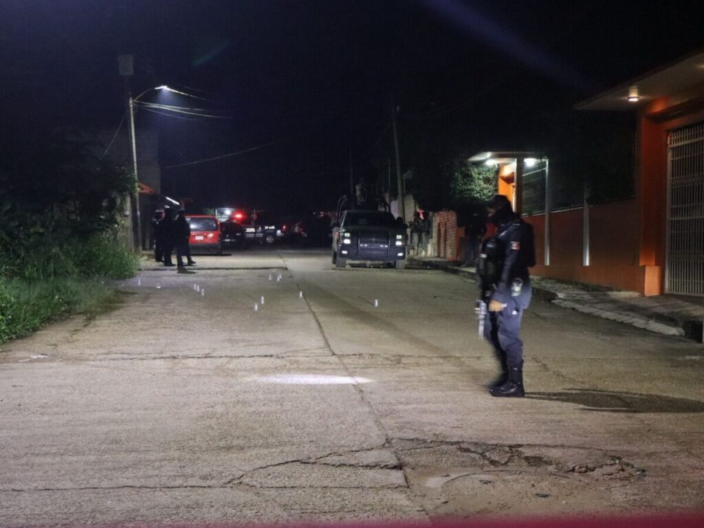 Sujetos armados at@c@n a bal@z0$ una vivienda en Acayucan; no hay lesionados