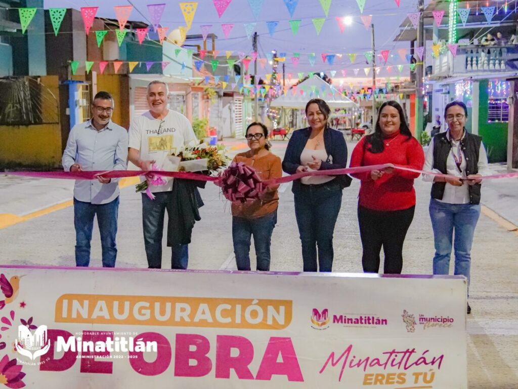 Carmen Medel inaugura pavimentación integral en la colonia Jardines de Tlalcualeya Carmen Medel inaugura pavimentación integral en la colonia Jardines de Tlalcualeya