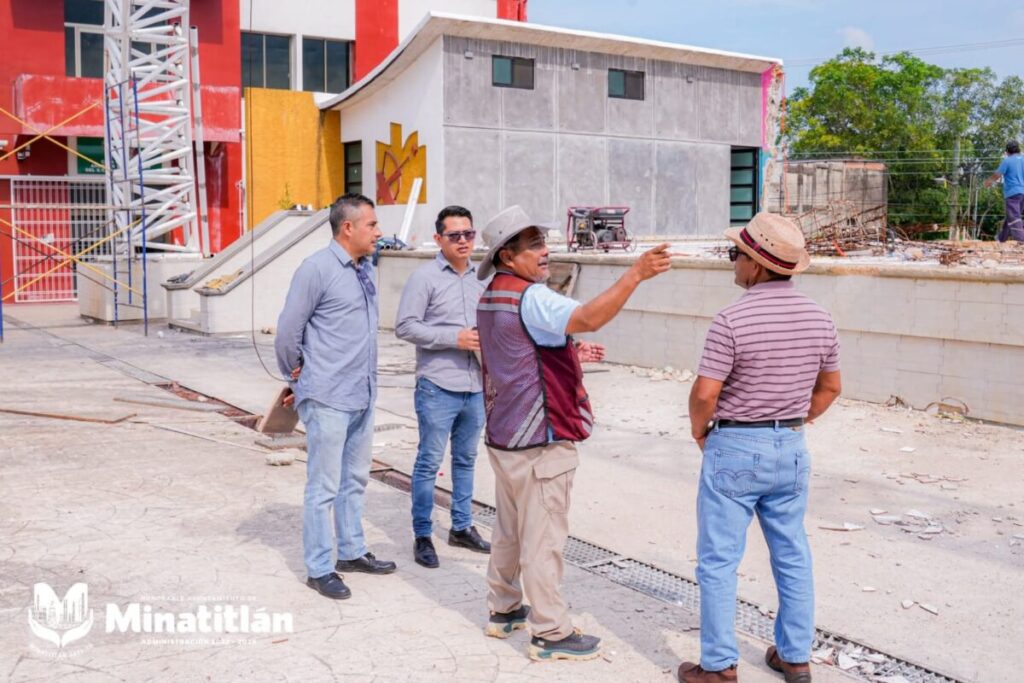 Supervisan autoridades municipales avances de obras 2025 en Minatitlán