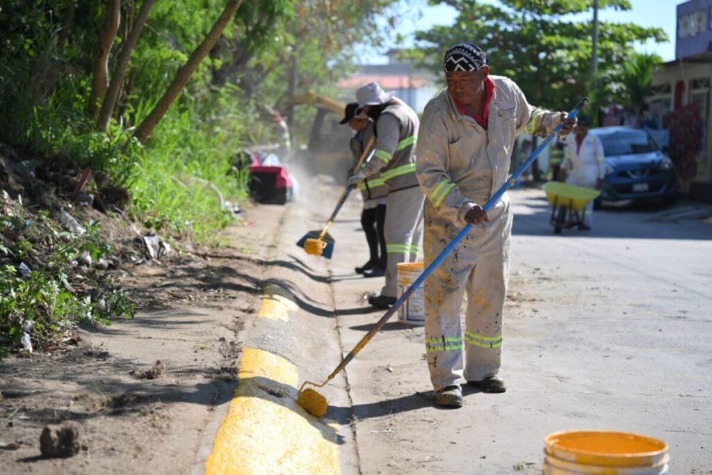 Mejoran imagen urbana en Ciudad Olmeca con atención integral de servicios públicos municipales