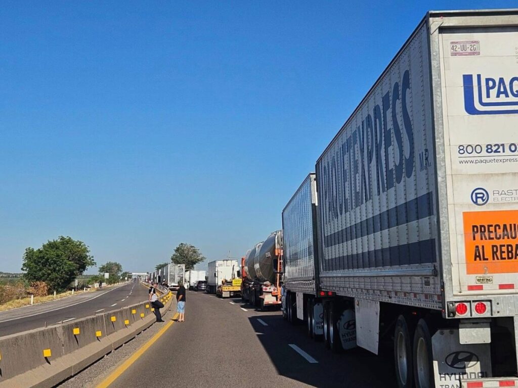 Trasciende desaparición de autobús con pasajeros en tramo Cosamaloapan-Acayucan.