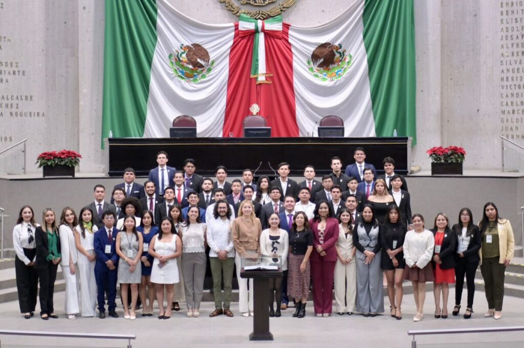 Amplia participación y propuestas sólidas en el XX Parlamento de la Juventud