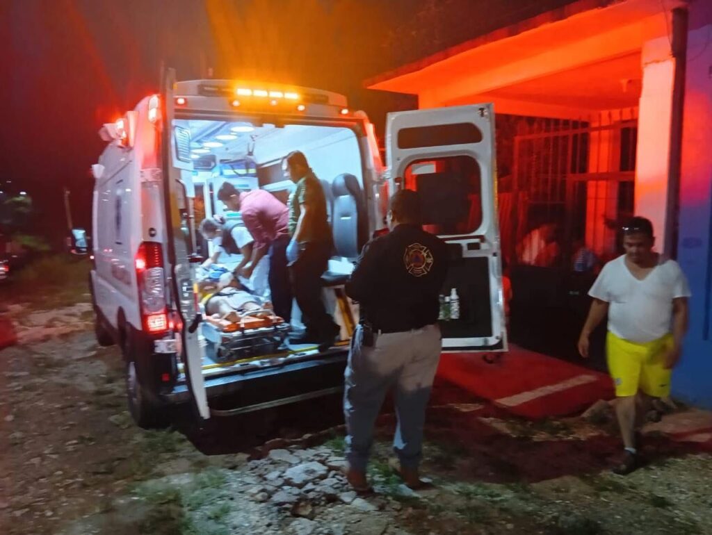 Joven da a luz en su vivienda y es auxiliada por cuerpos de emergencia de Minatitlán