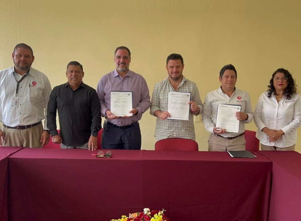 Ayuntamiento de Cosoleacaque y CECATI 72 firman convenio de colaboración. Ayuntamiento de Cosoleacaque y CECATI 72 firman convenio de colaboración.