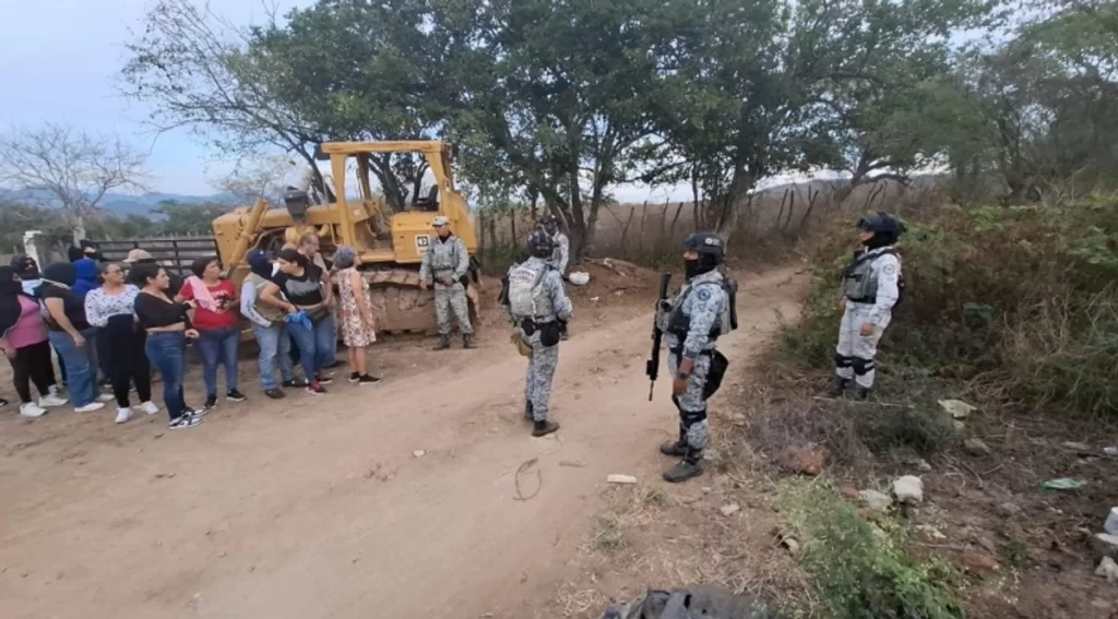 FGR halla 10 cu3rp0$ tras desaparición de mineros en Sinaloa; 5 ya fueron identificados. FGR halla 10 cu3rp0$ tras desaparición de mineros en Sinaloa; 5 ya fueron identificados.