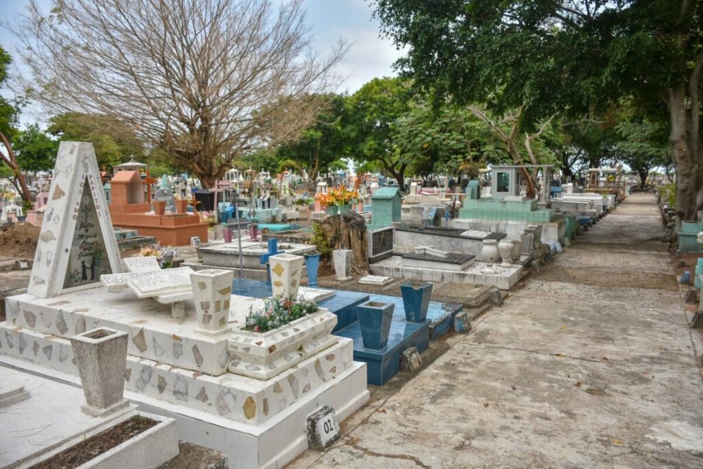 “Ya tenemos panteón nuevo”: anuncia Pedro Miguel Rosaldo que estará ubicado en Lomas de Barrillas. “Ya tenemos panteón nuevo”: anuncia Pedro Miguel Rosaldo que estará ubicado en Lomas de Barrillas.