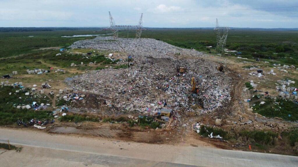 Piden protocolos de emergencia ante riesgo de incendios en el basurero de Las Matas