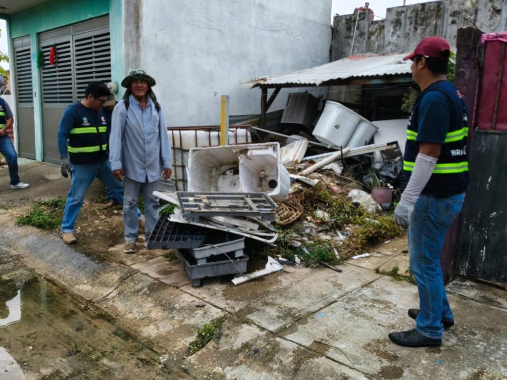 Retiran 49 toneladas de desechos en Segunda Jornada de Eliminación de Criaderos en Coatzacoalcos.