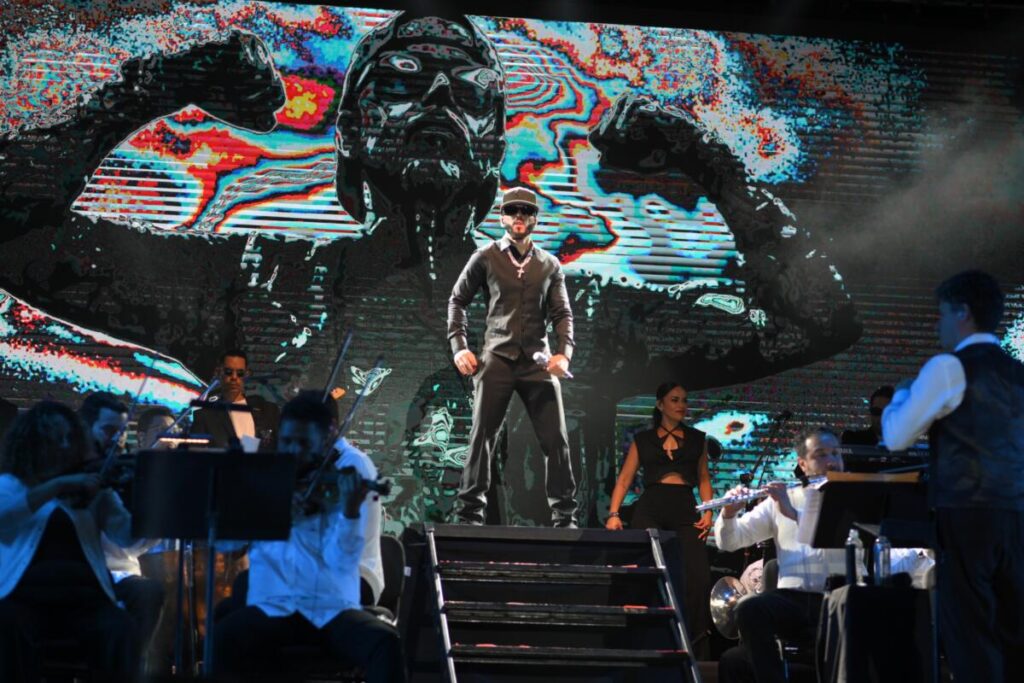 Sinfónico y explosivo: Yandel arrasa en la Expo Feria Coatza 2026. Sinfónico y explosivo: Yandel arrasa en la Expo Feria Coatza 2026.