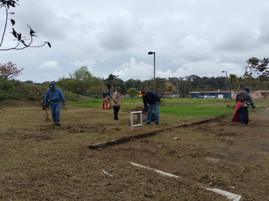 Cambia Coatzacoalcos de rostro con limpieza en distintos puntos de la ciudad