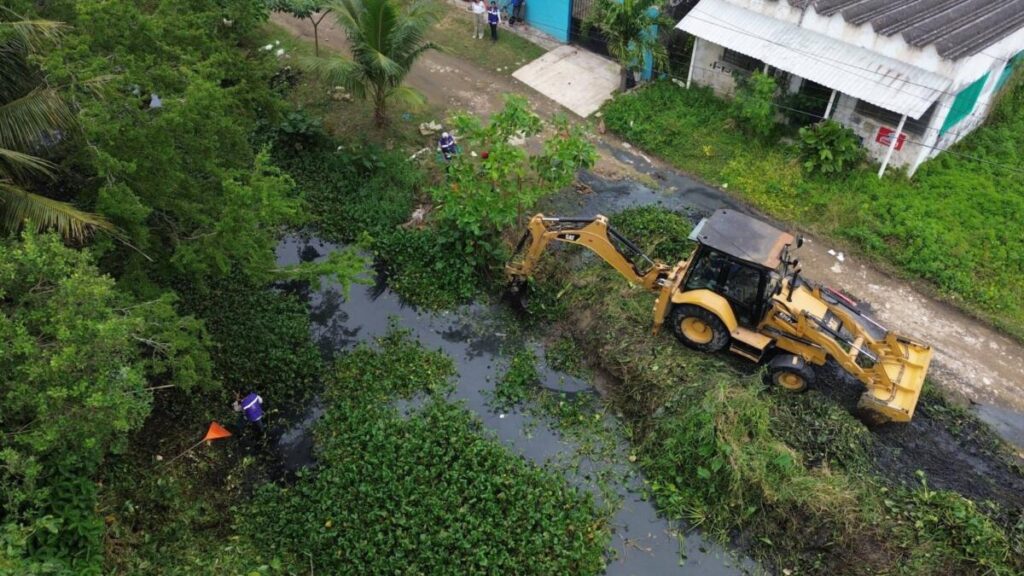 Cumple Pedro Miguel Rosaldo: concluyen primeras obras de desazolve de canales en Coatzacoalcos