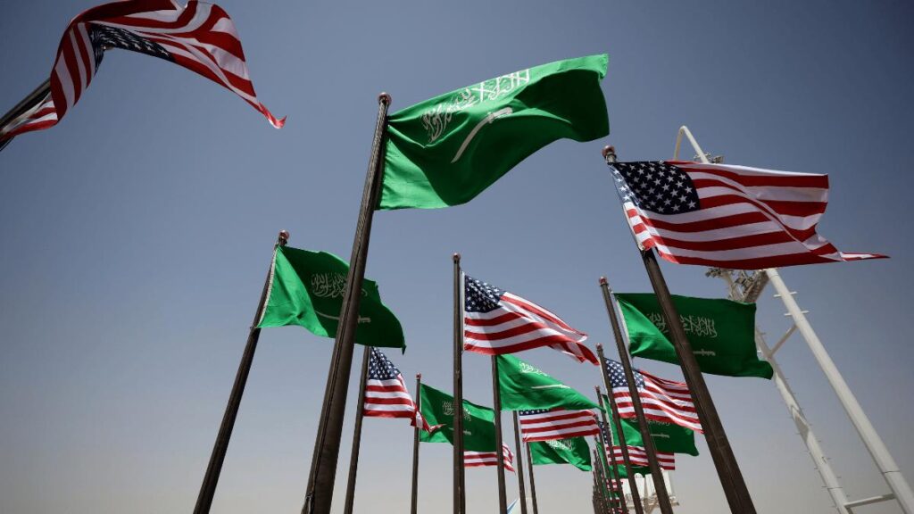 Arabia Saudí confirma incendio en embajada de Estados Unidos; fue @t4c4d4 con drones por Irán