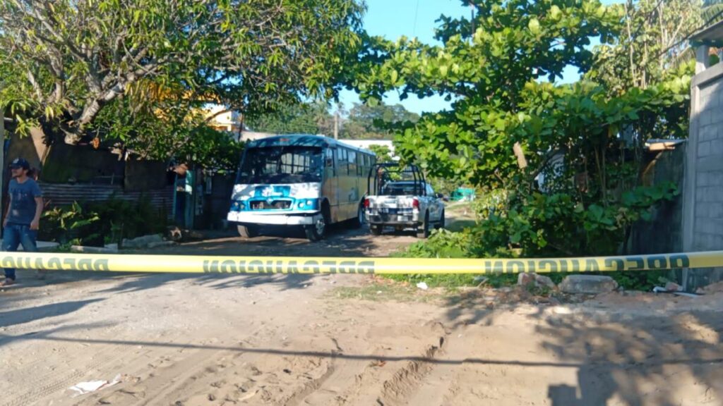 Hombre se quita la v1d4 al interior de un camión urbano en Coatzacoalcos