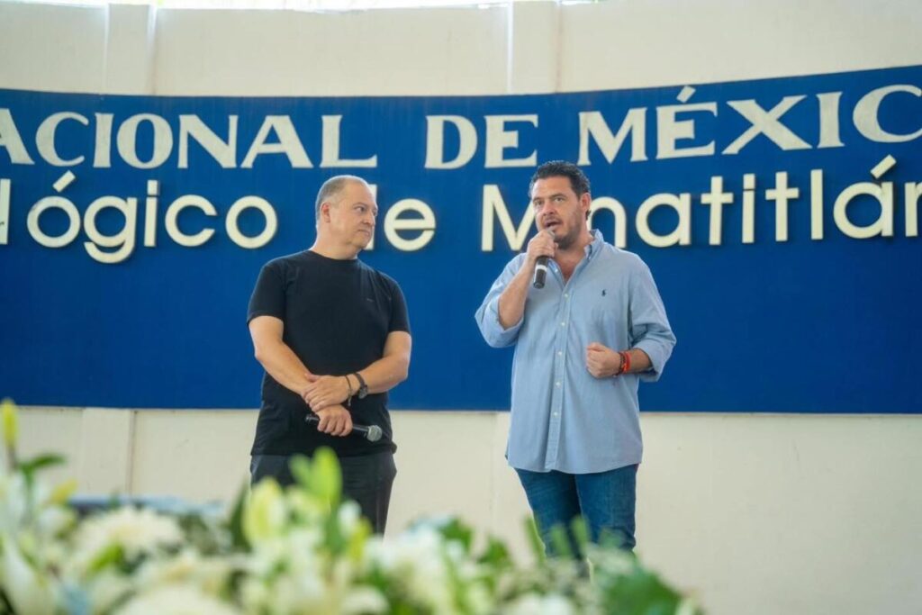 Un éxito la presentación del conferencista internacional Juan Pablo Escobar en Cosoleacaque