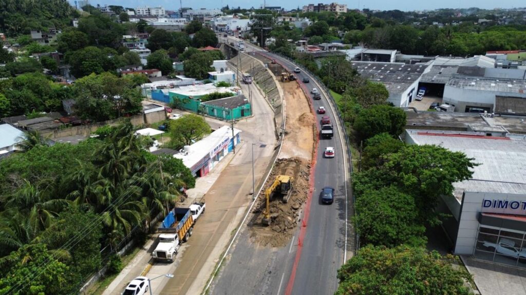 Avanzan trabajos de rehabilitación urbana en distintos puntos de Coatzacoalcos Avanzan trabajos de rehabilitación urbana en distintos puntos de Coatzacoalcos