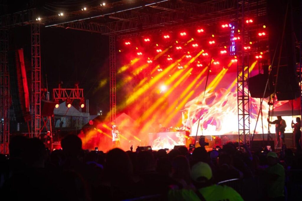 “Puro Reguetón” incendia Coatza: baile, ‘beats’ y una noche que hizo historia en la Expo Feria 2026