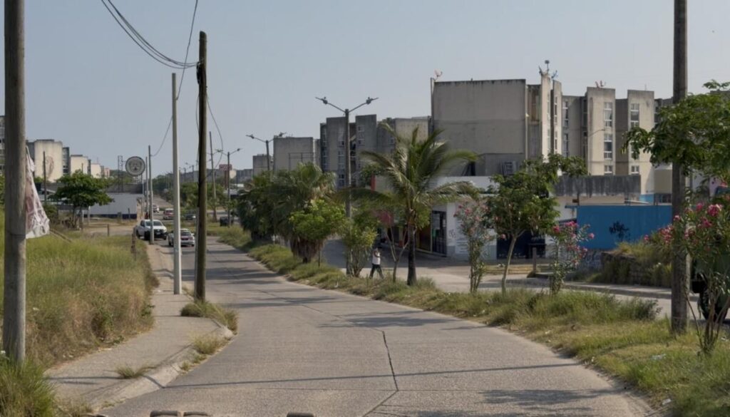 Se registra apagones al sur de Veracruz por sobre carga. En Coatzacoalcos miles de familias se quedan sin luz Se registra apagones al sur de Veracruz por sobre carga. En Coatzacoalcos miles de familias se quedan sin luz