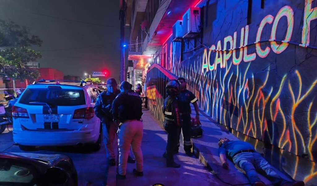 4s3sin4n a g0lp3$ a masculino en bar de Coatzacoalcos