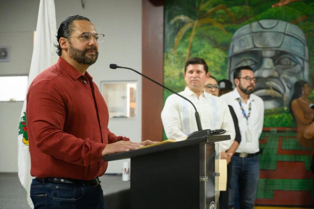 Avanza Ayuntamiento en la regularización de predios y escuelas en Coatzacoalcos